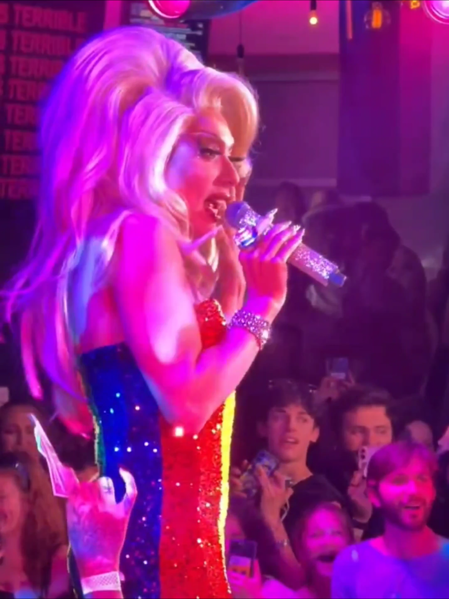@the queeniest queen