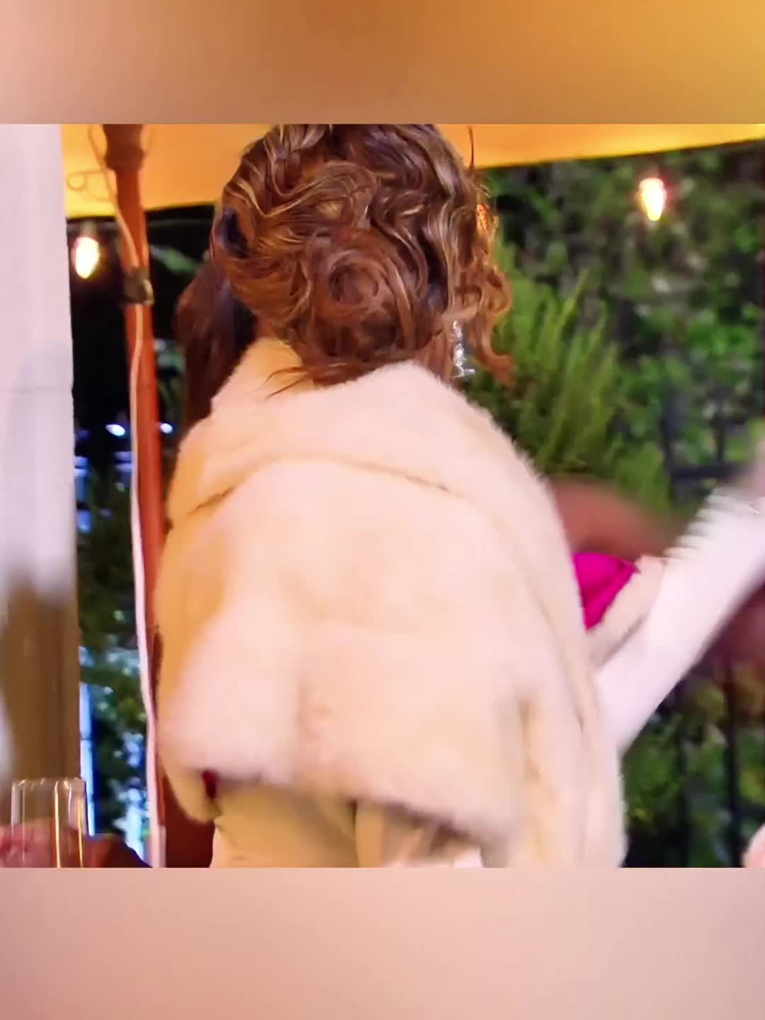 @corashows