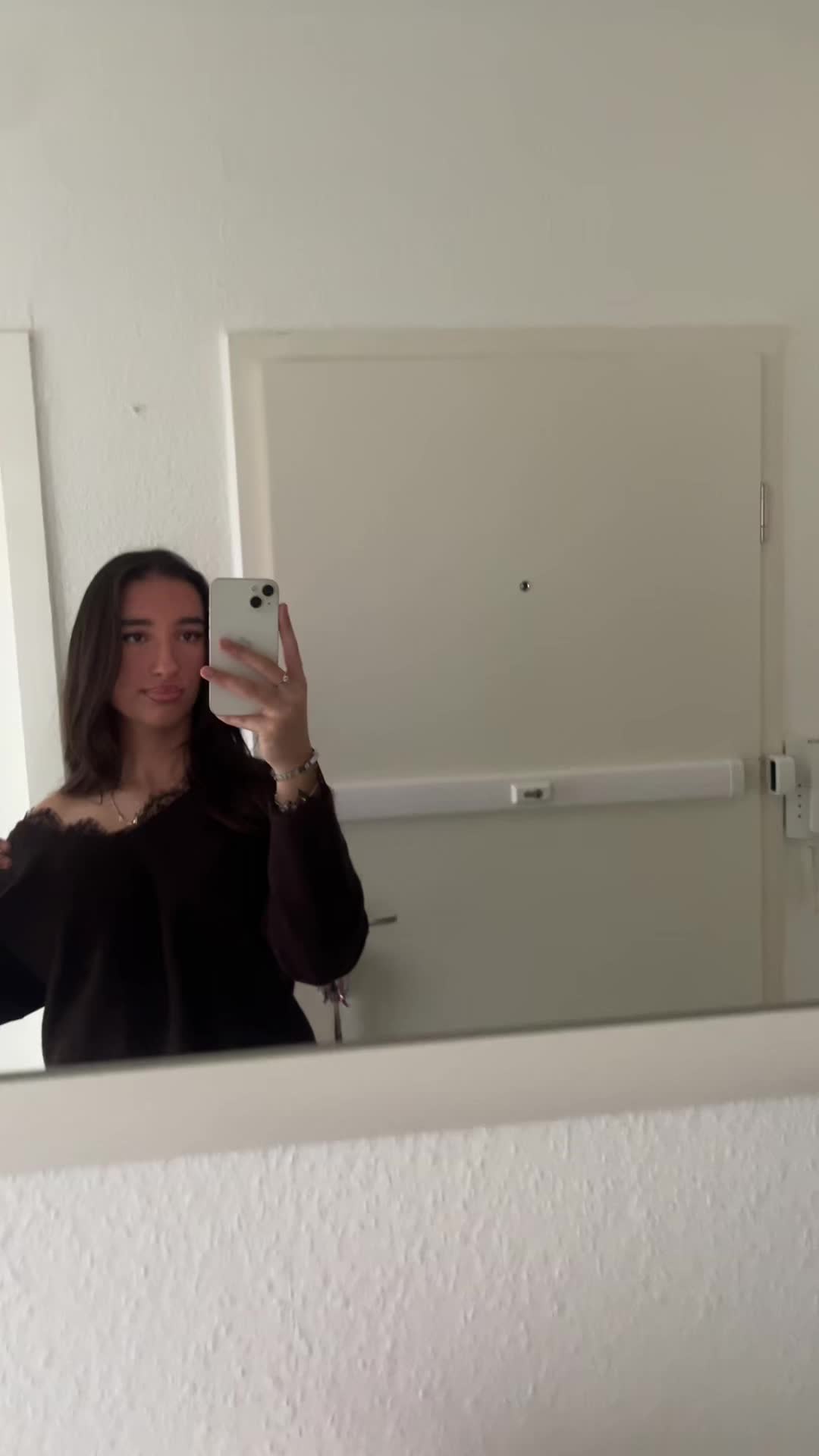 @sᴀʀᴀ