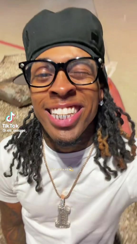 @Starzblaze💫