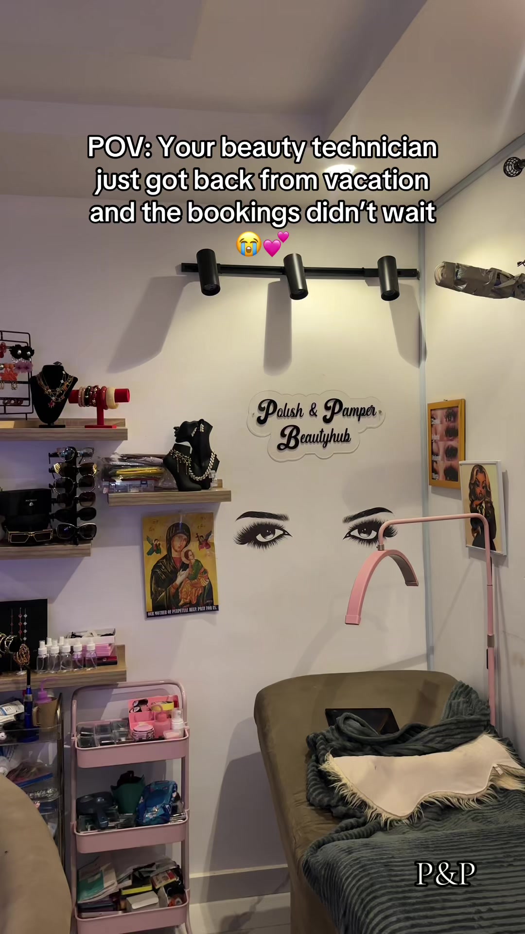 @AGO PALACE LASH&BRACES ARTIST
