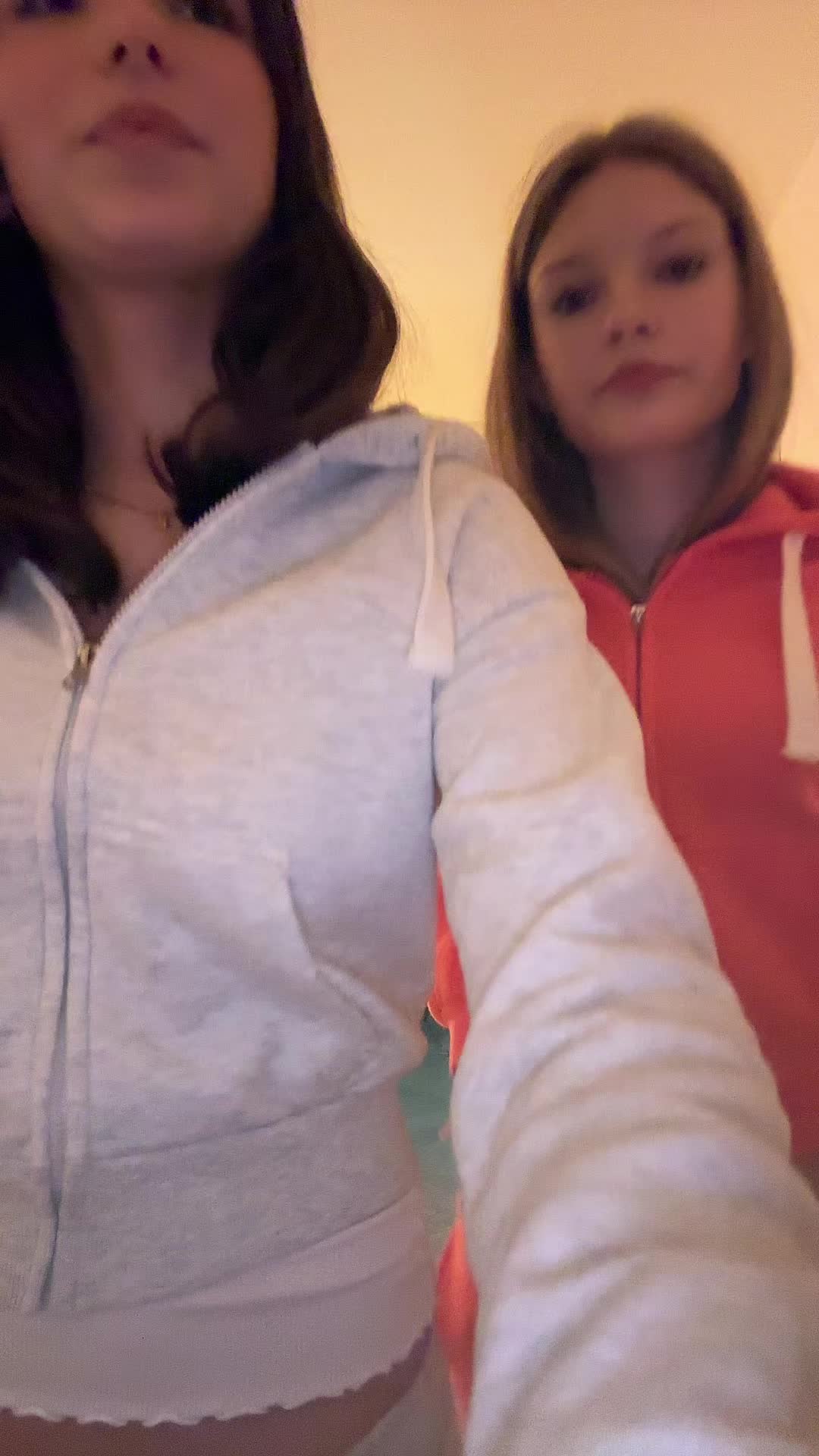 @Mia&Elsa