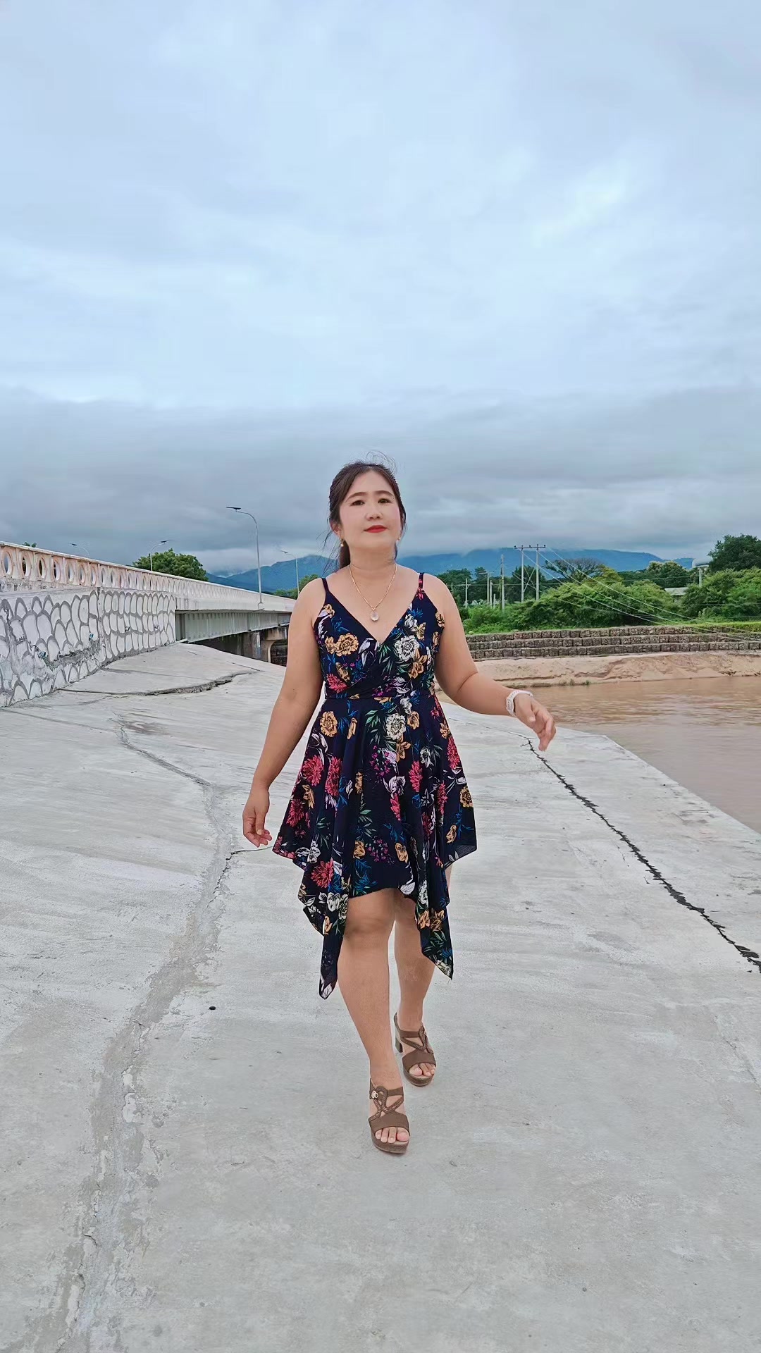 @🦋Song Laypyay Hnin (official)