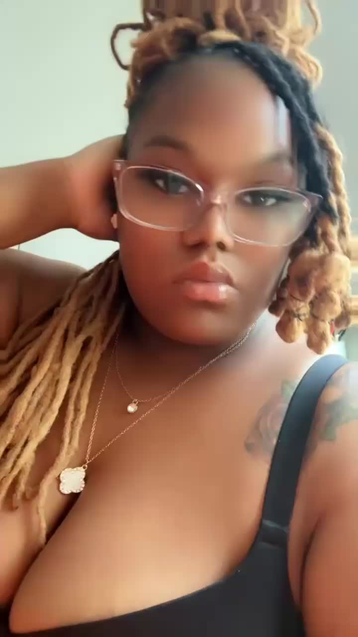 @URfavoriteDESIRE