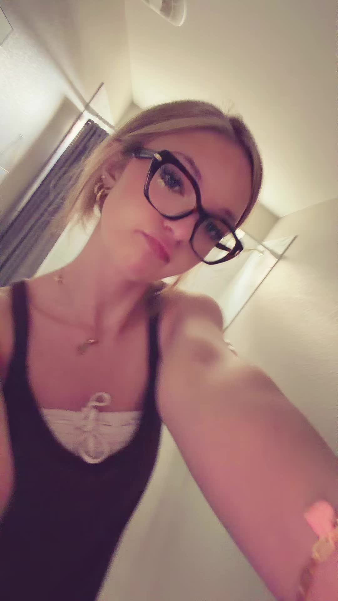 @Ava