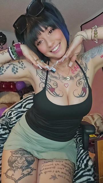 @༺_Poison.Queen_༻🌴