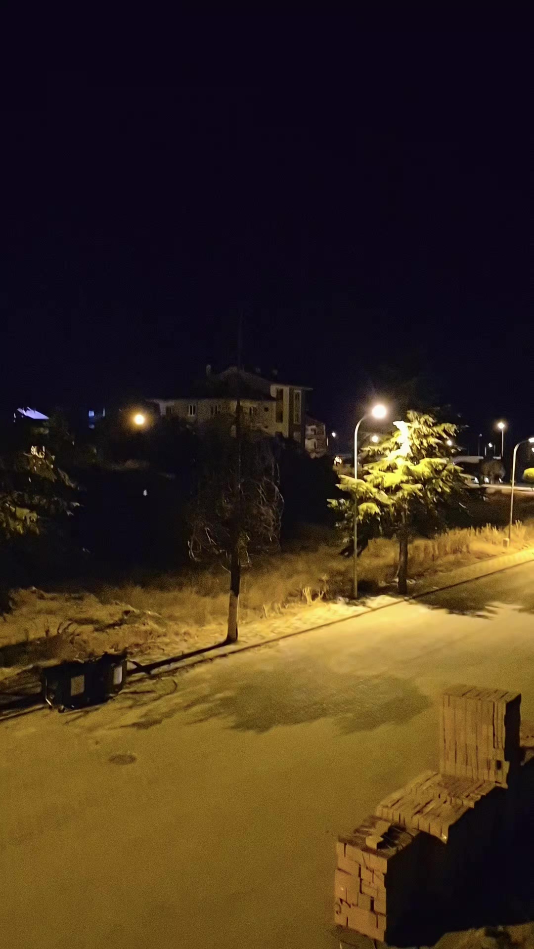 @T&uuml;rkan Azra Nayci
