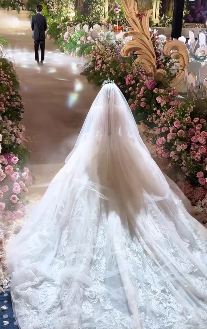 @M&igrave;nh cưới nhau th&ocirc;i