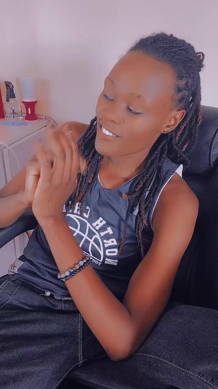 @anikoh235👣