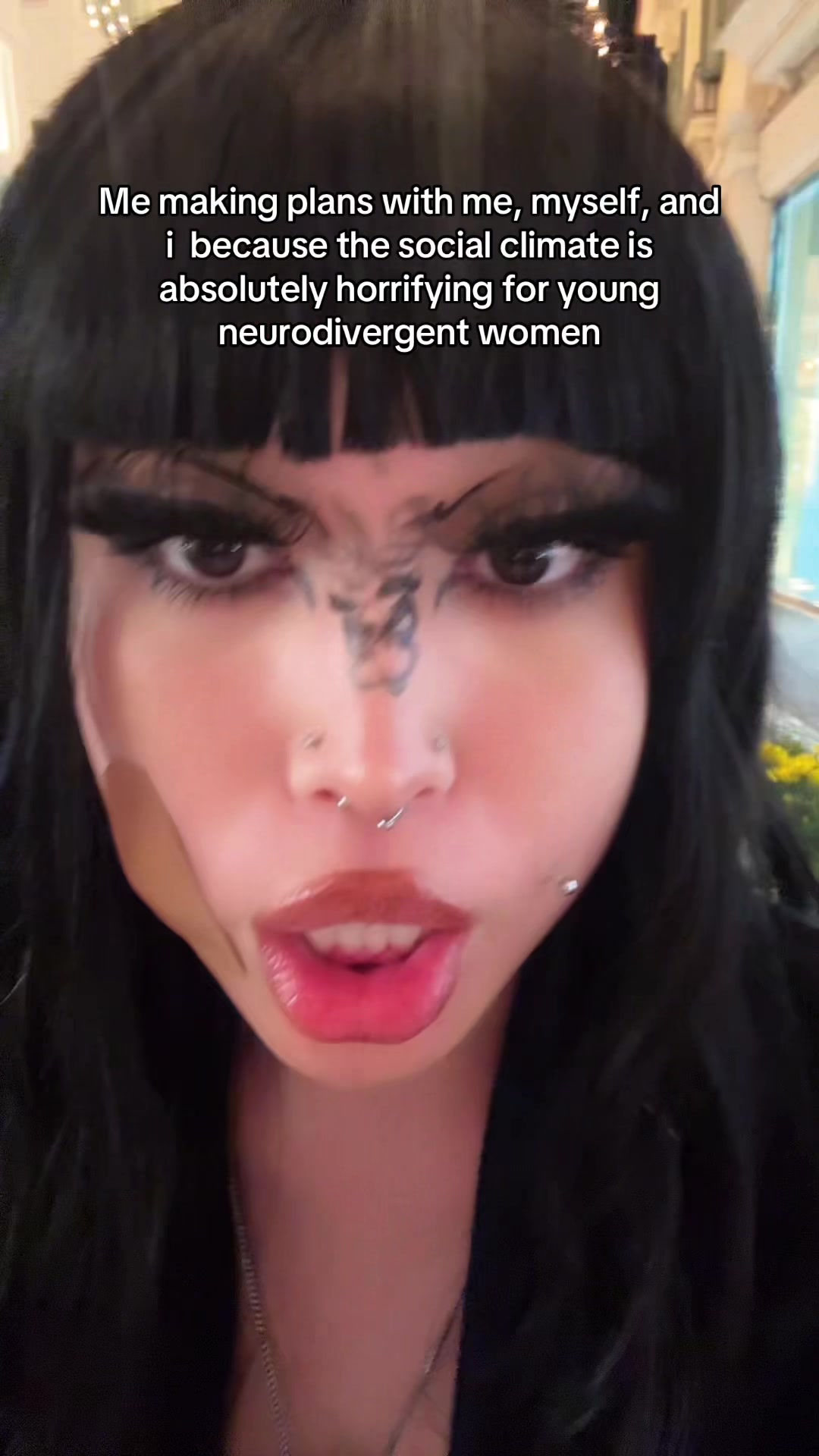 @️