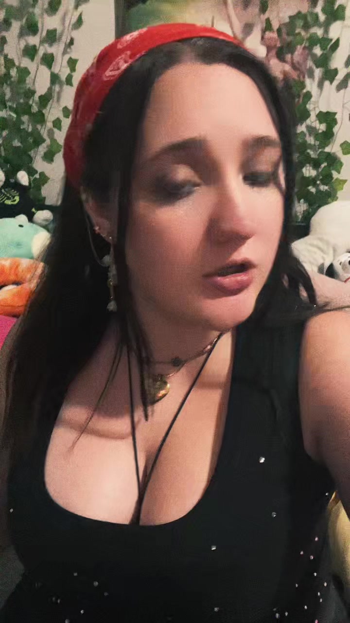 @f_emma_ninomenon