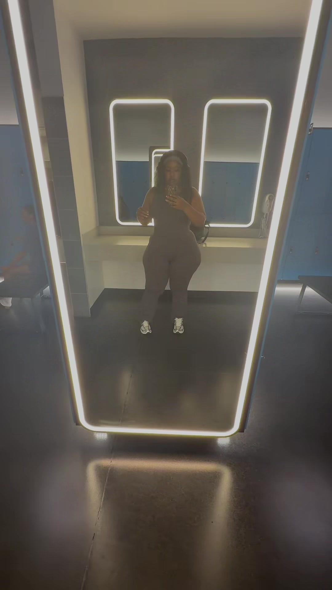 @sky