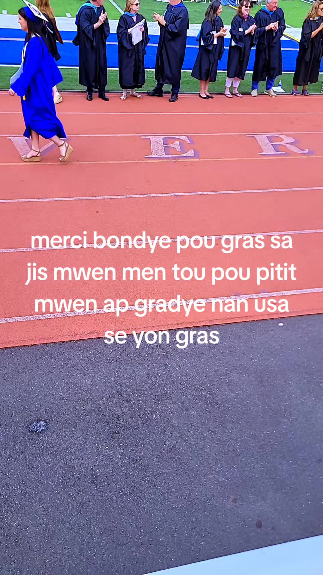 @Louise Lindor