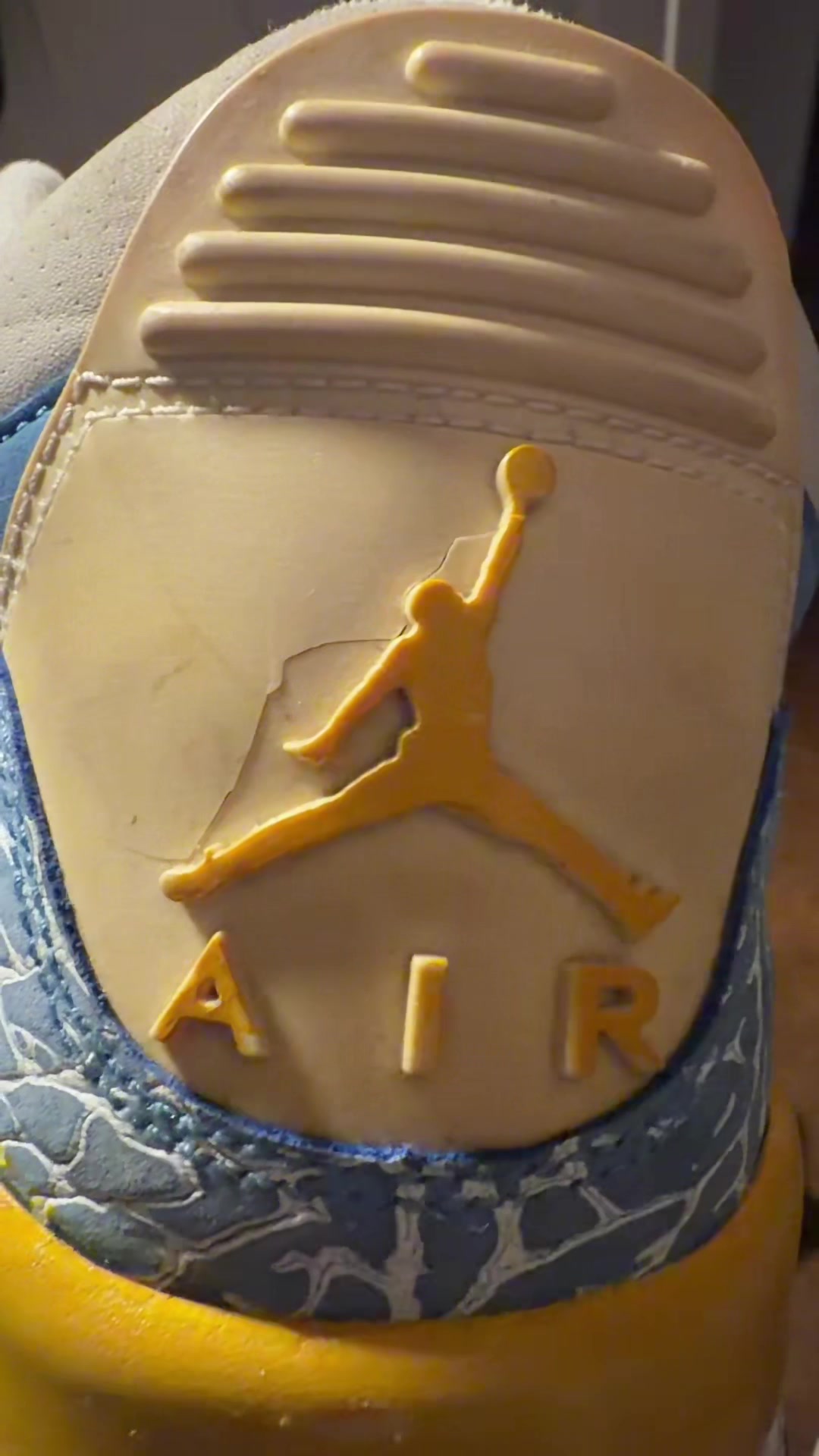 @bapeboydevin