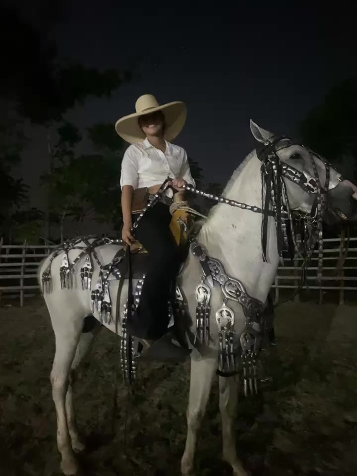 @isabel🤠🤎