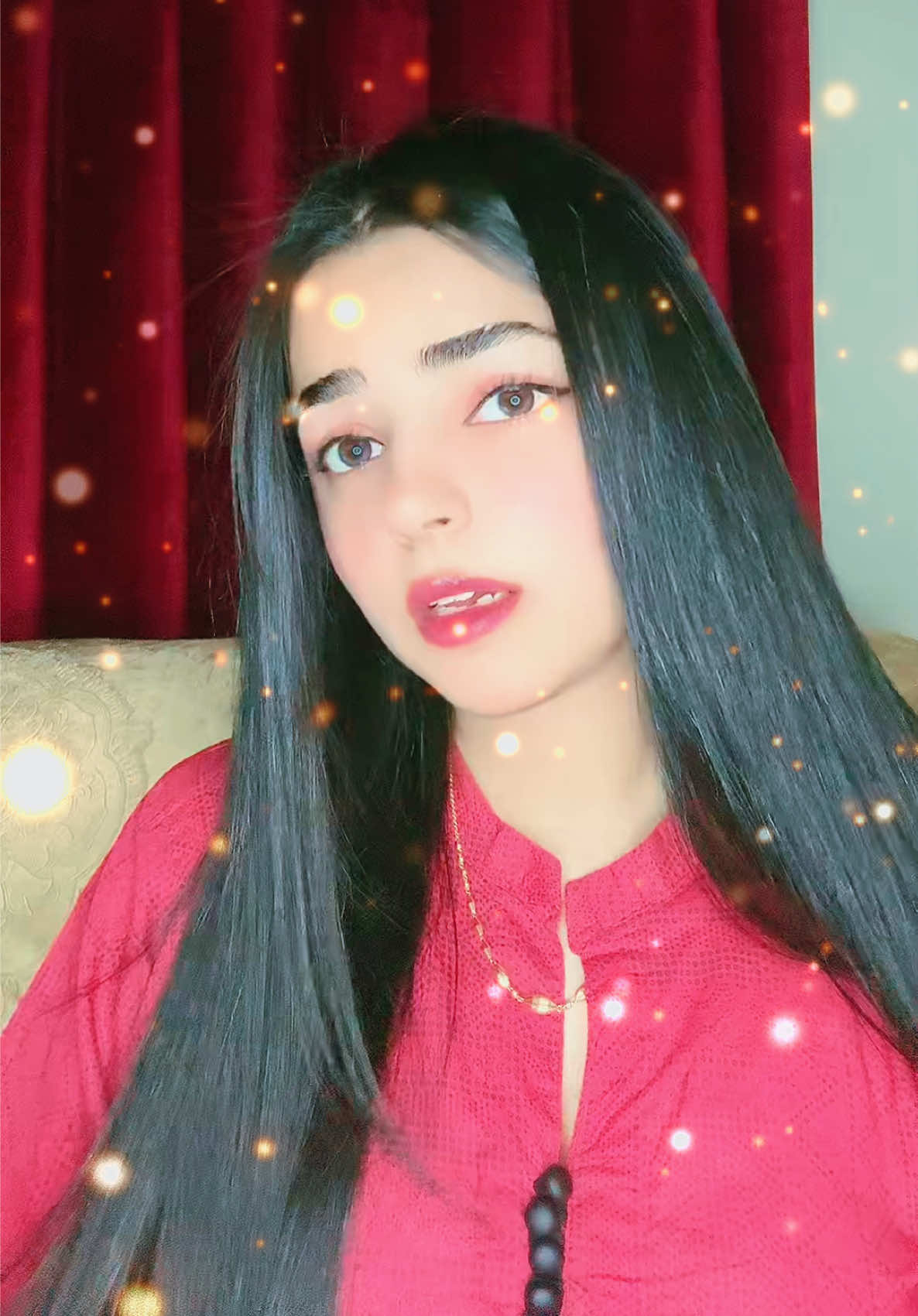 @👑 𝑸𝑼𝜠𝜠𝑵 𝑮 👑