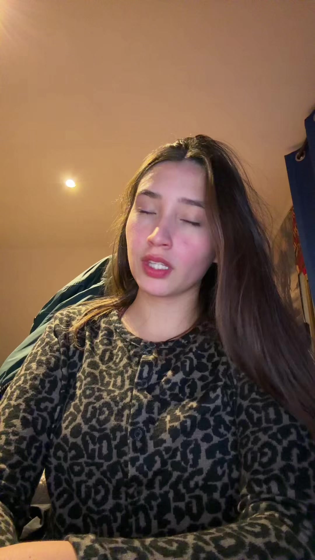 @Aleli_