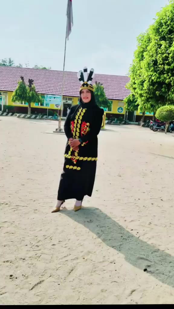 @EKA YUNITA,S.PdAUD.S.PdSD.Gr