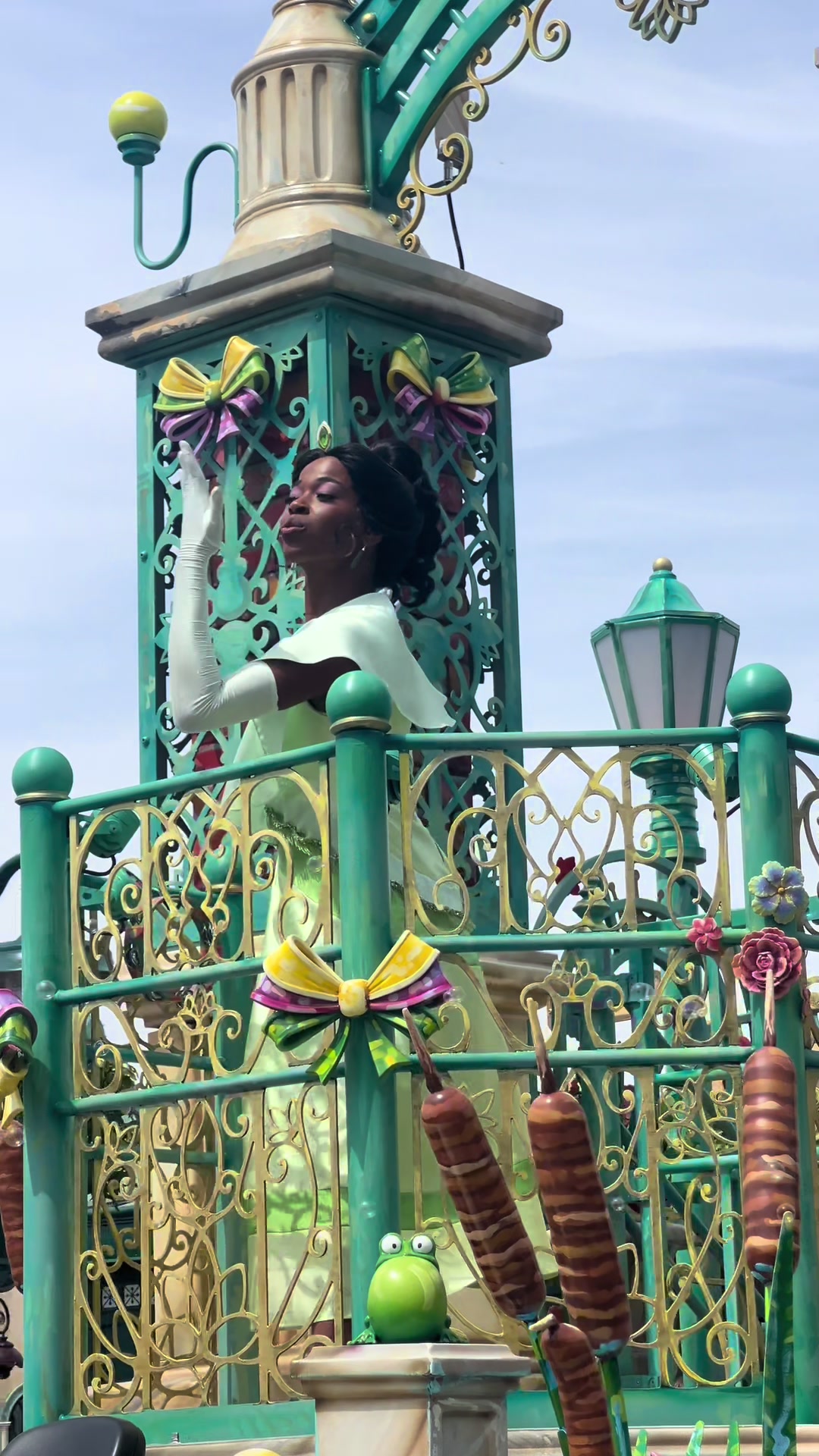@disneyfamily