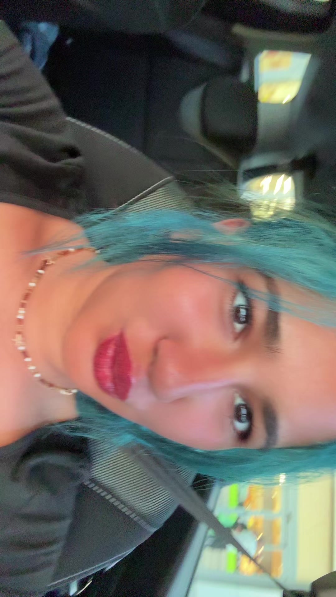 @^~^