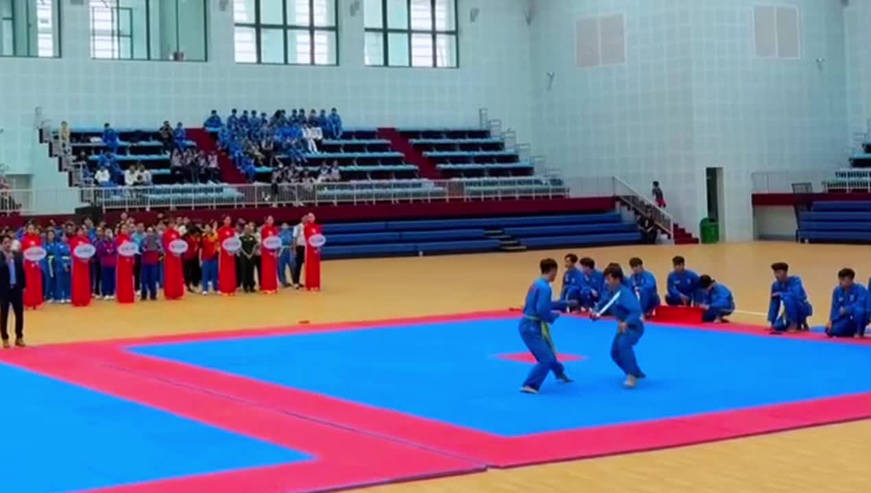 @Nờ am
