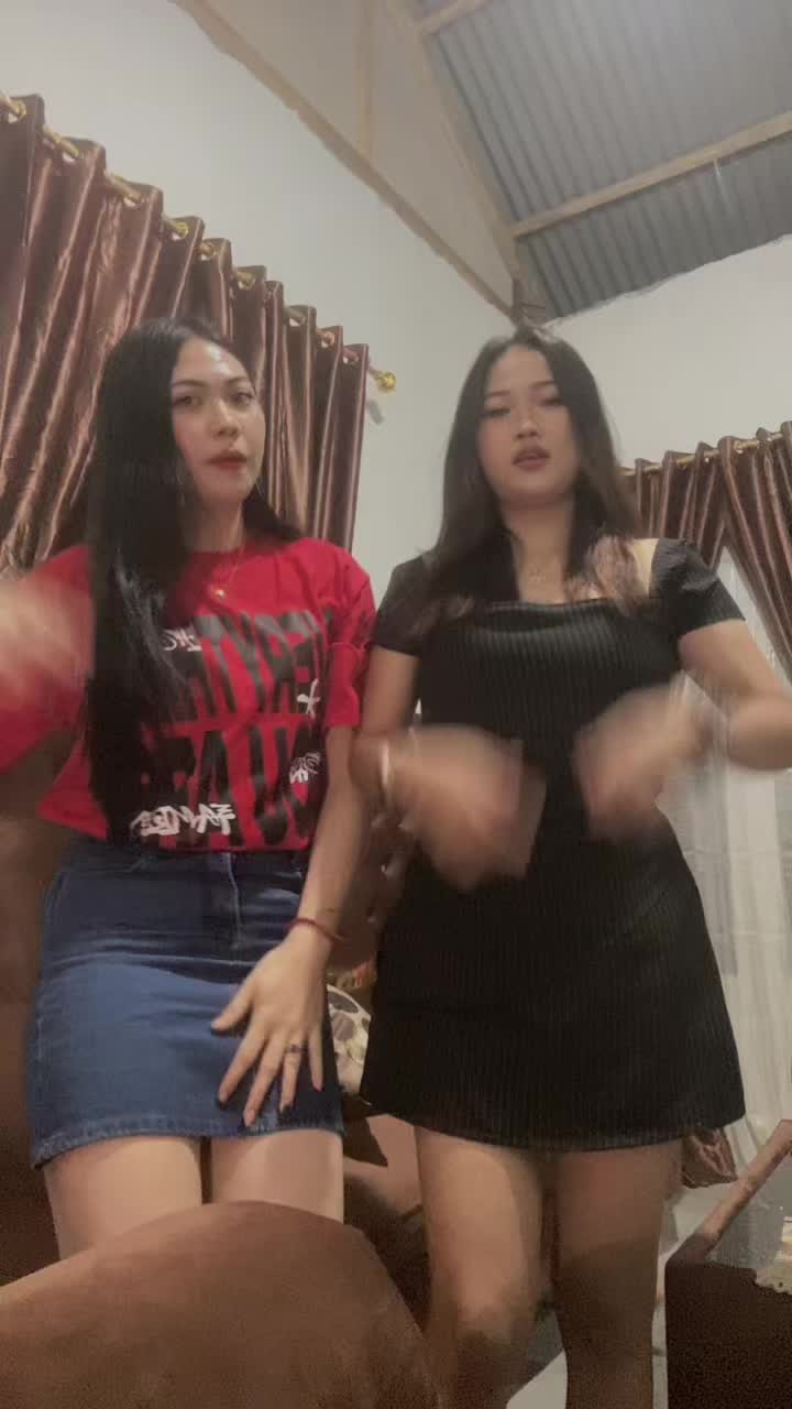 @Randompeoplee