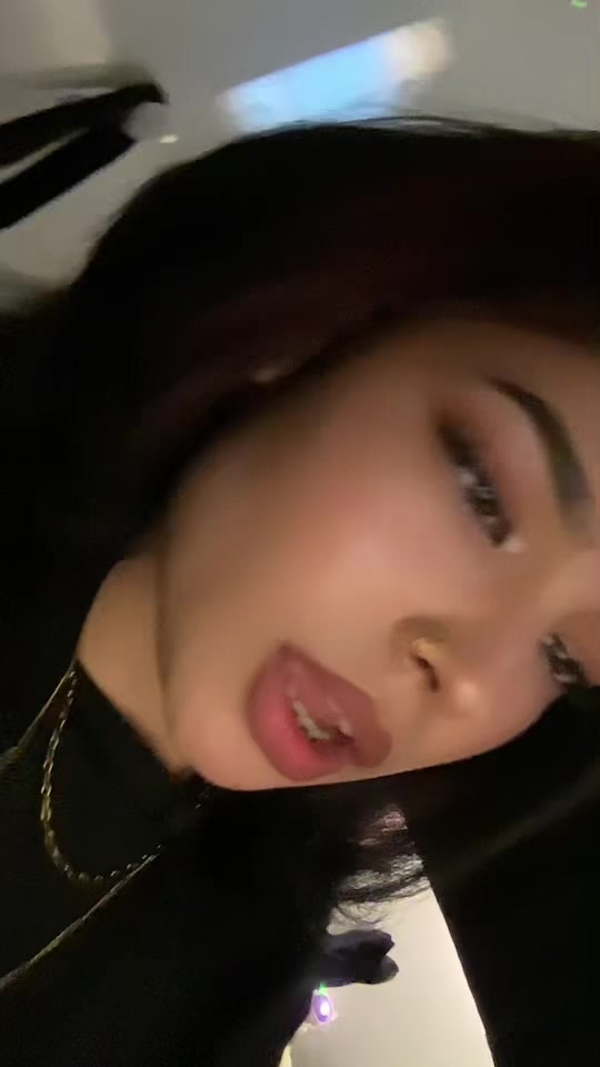 @nicole