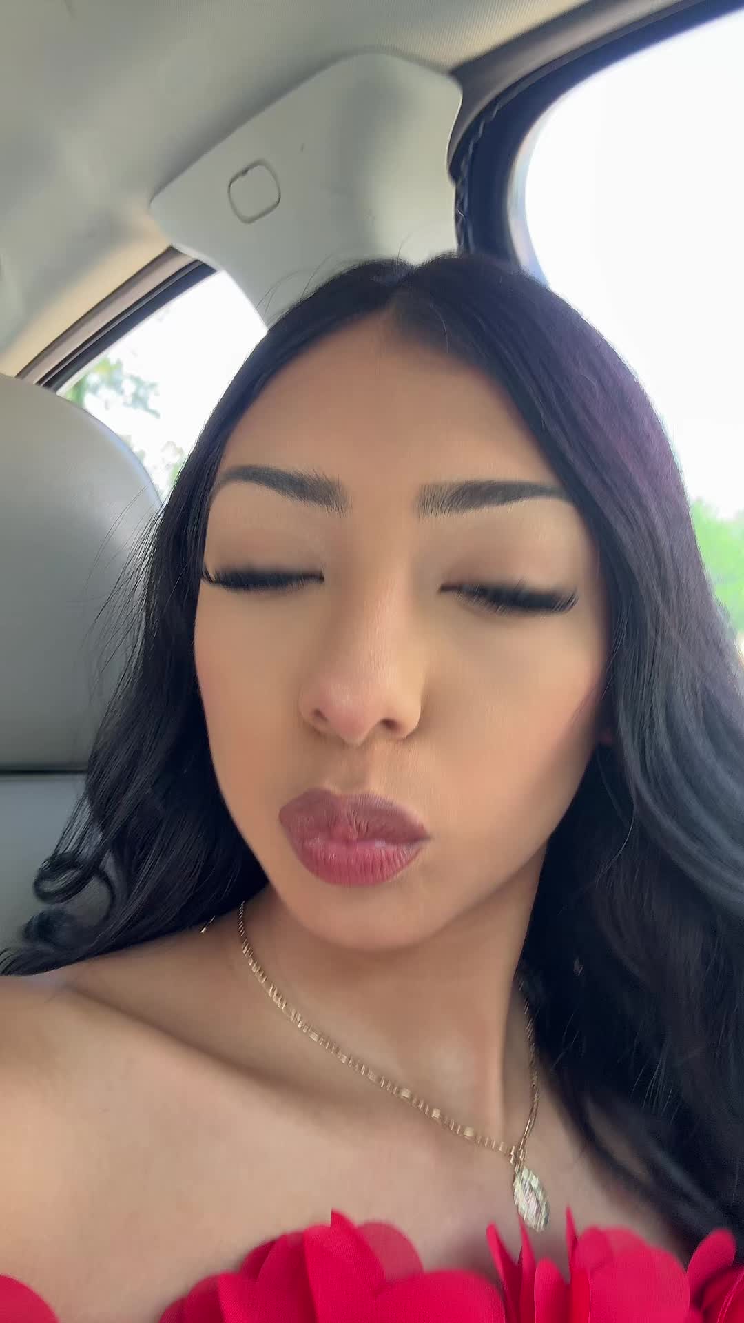 @mona hernandez