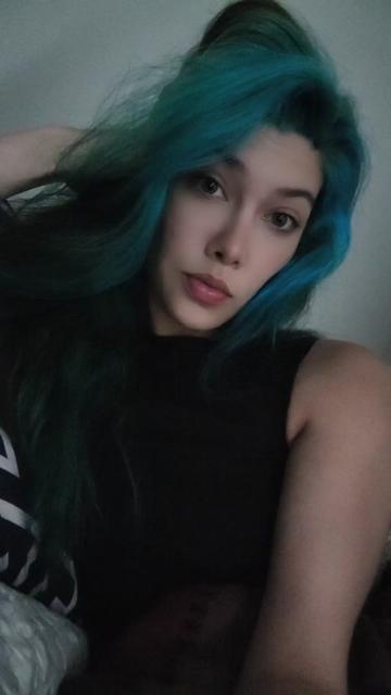 @Thegirlwiththecursemark