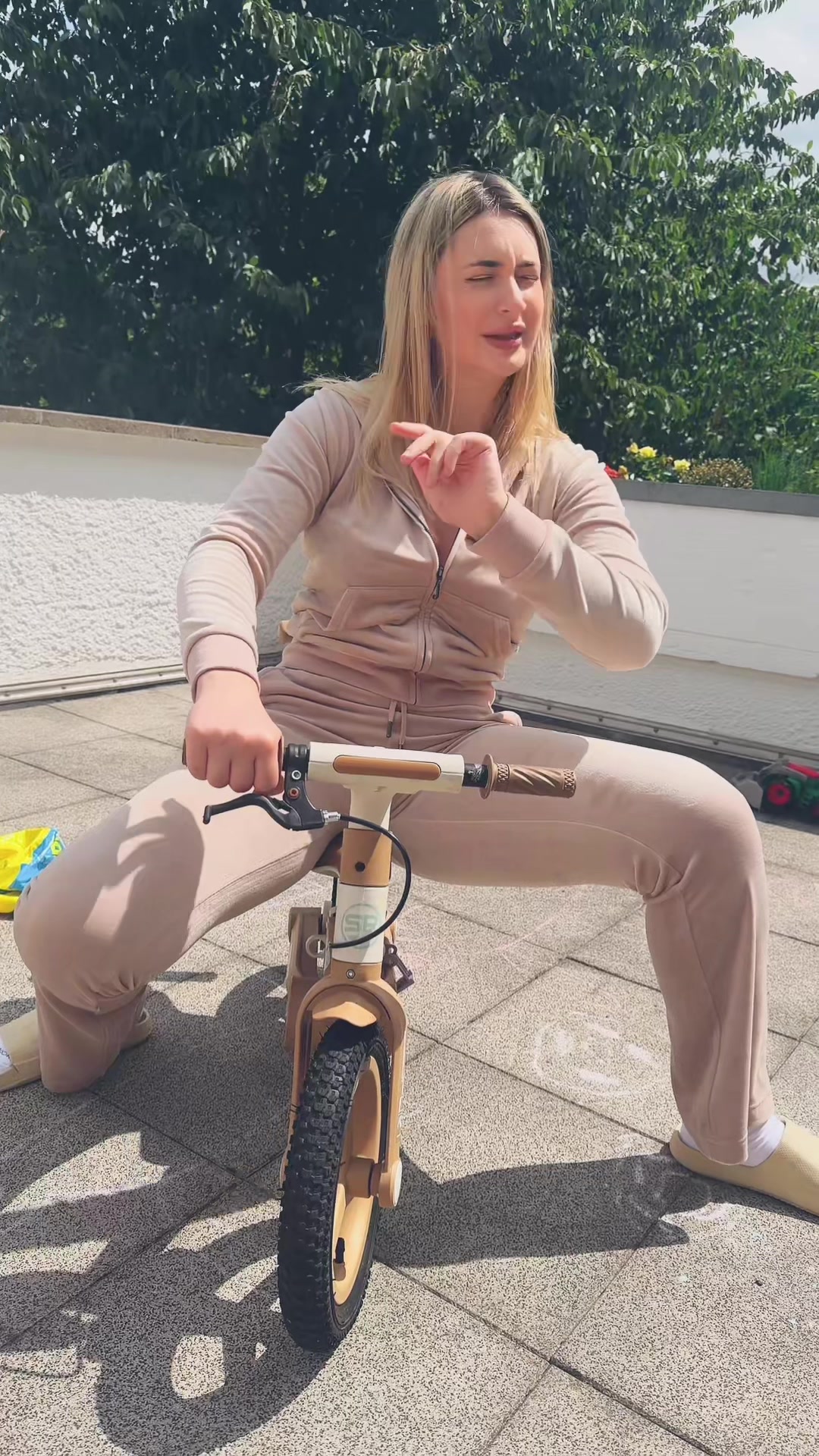 @itsviktoria