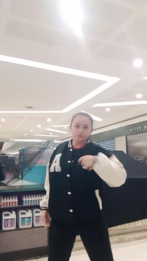 @伊笑
