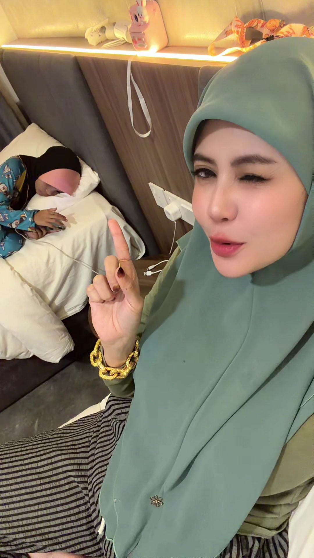 @Ms Izza Zubir