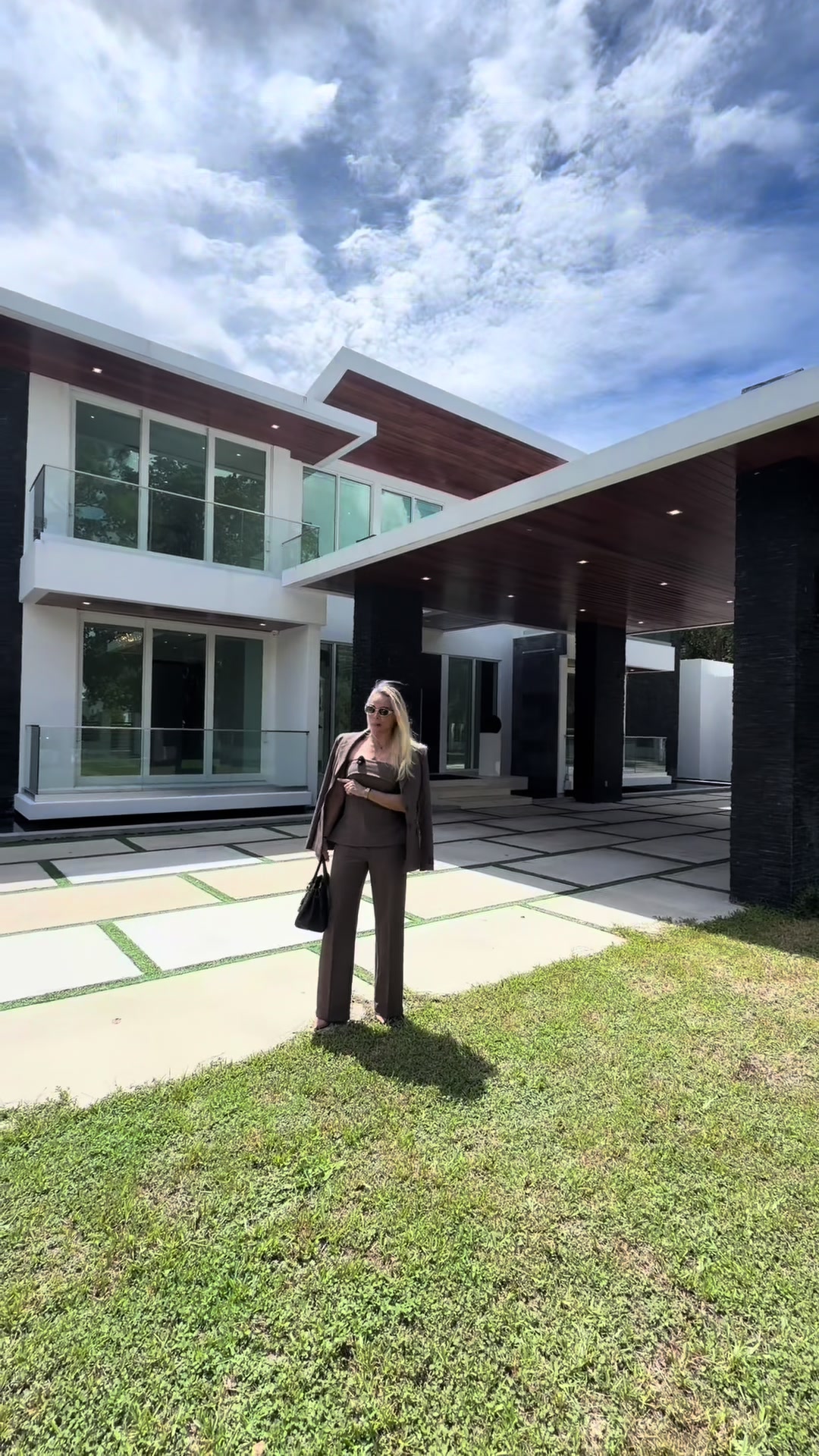 @MAYELIN MATTIG REALTOR&reg; MIAMI