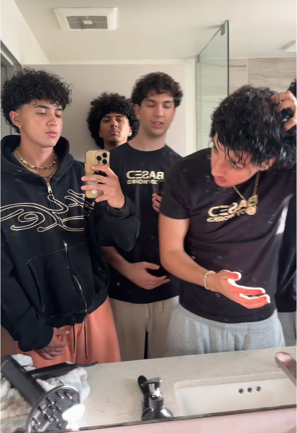 @GABEZALEZ