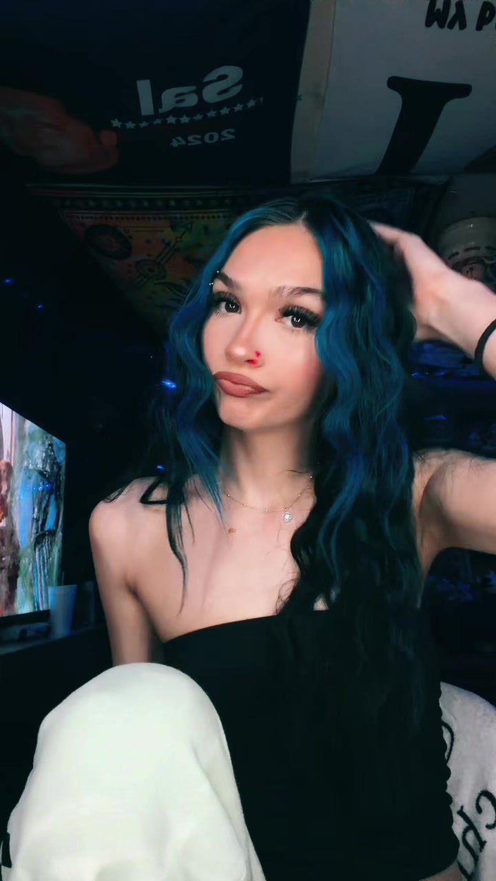 @kay 🍒.