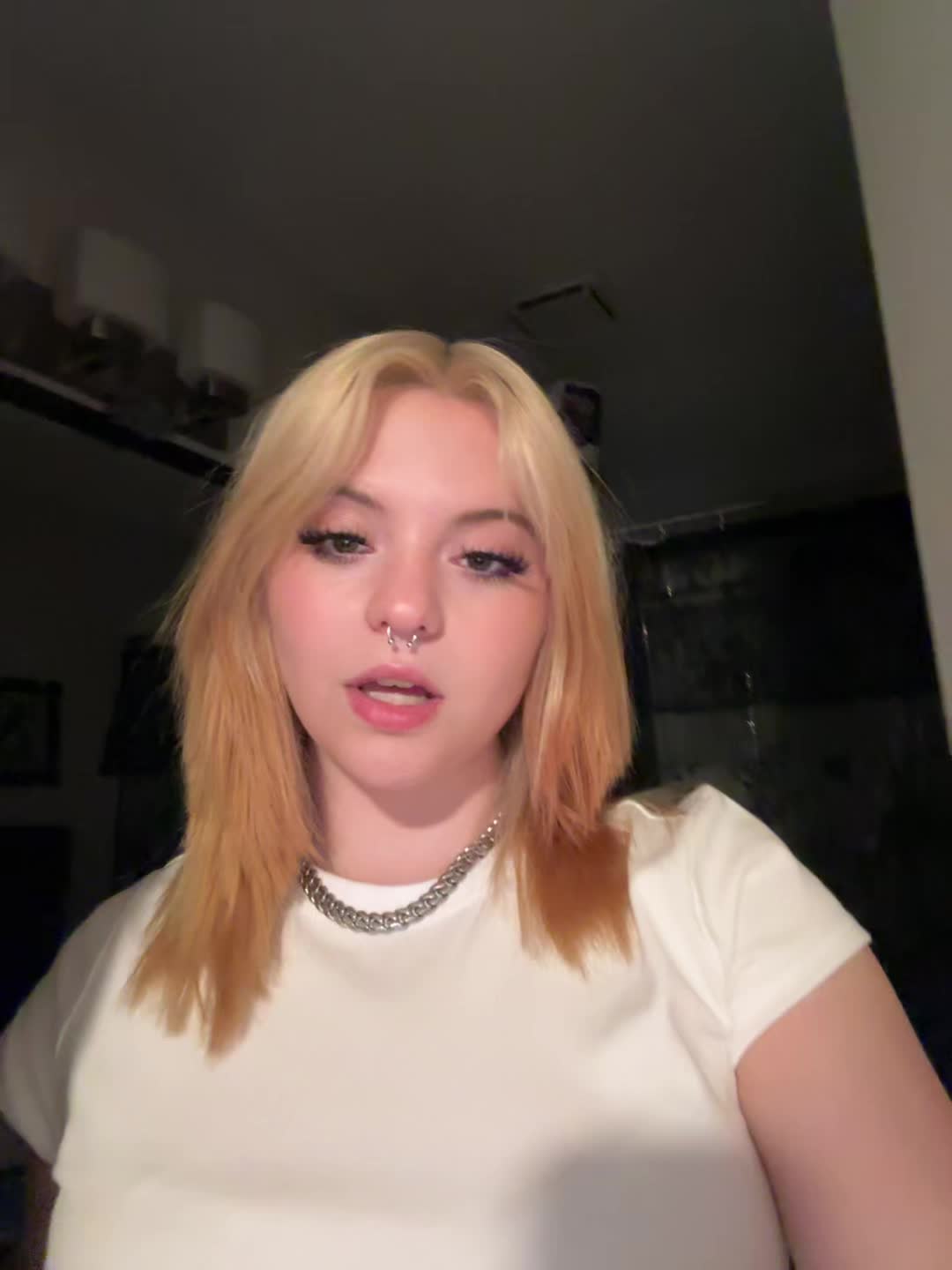 @:3