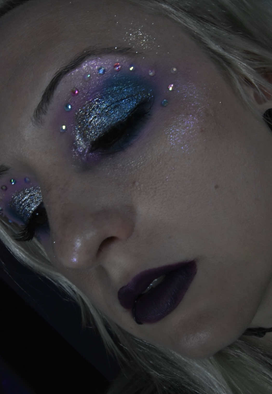 @Mika ✨ plays with makeup ✨