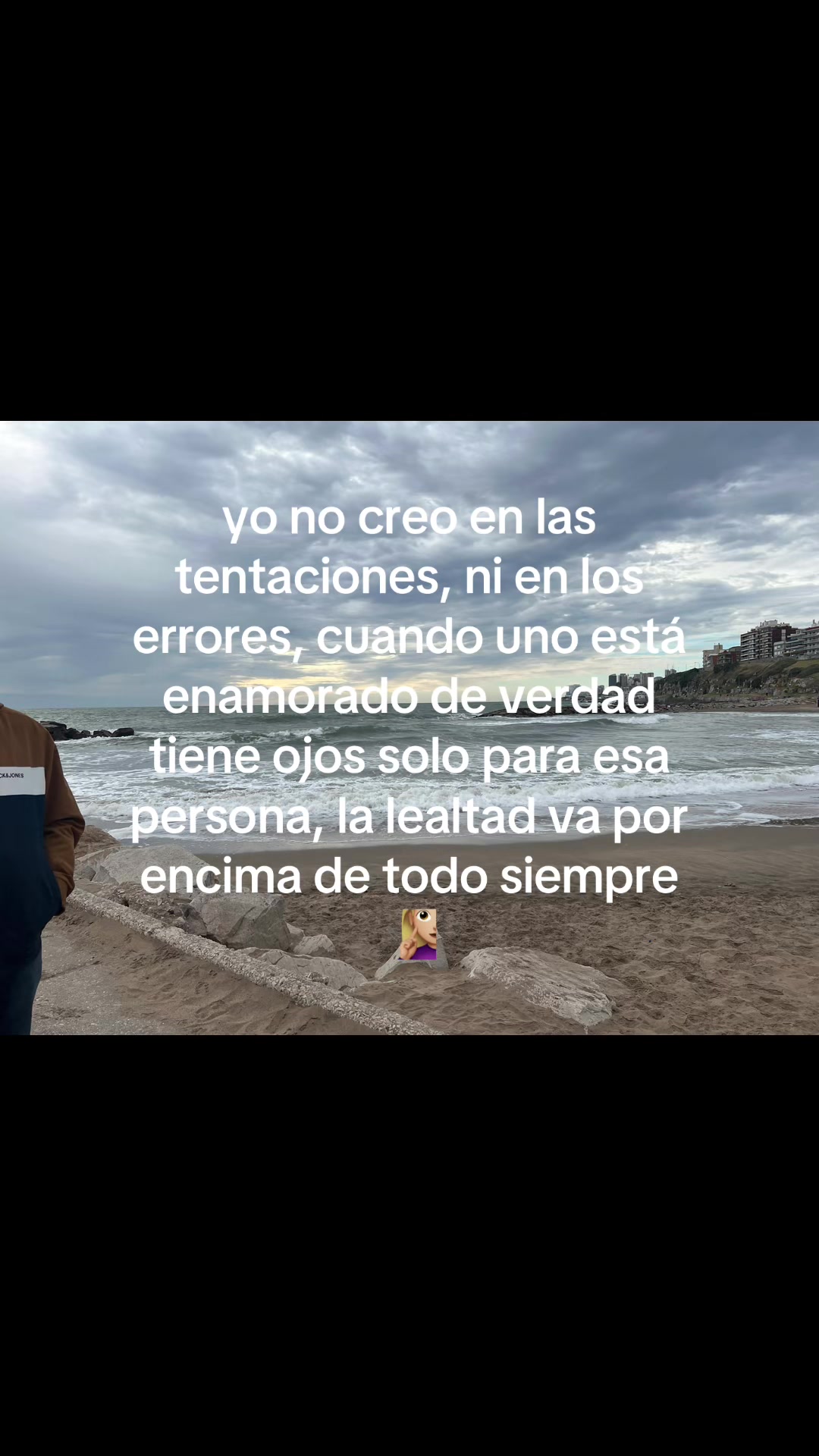 @Ari_brañas