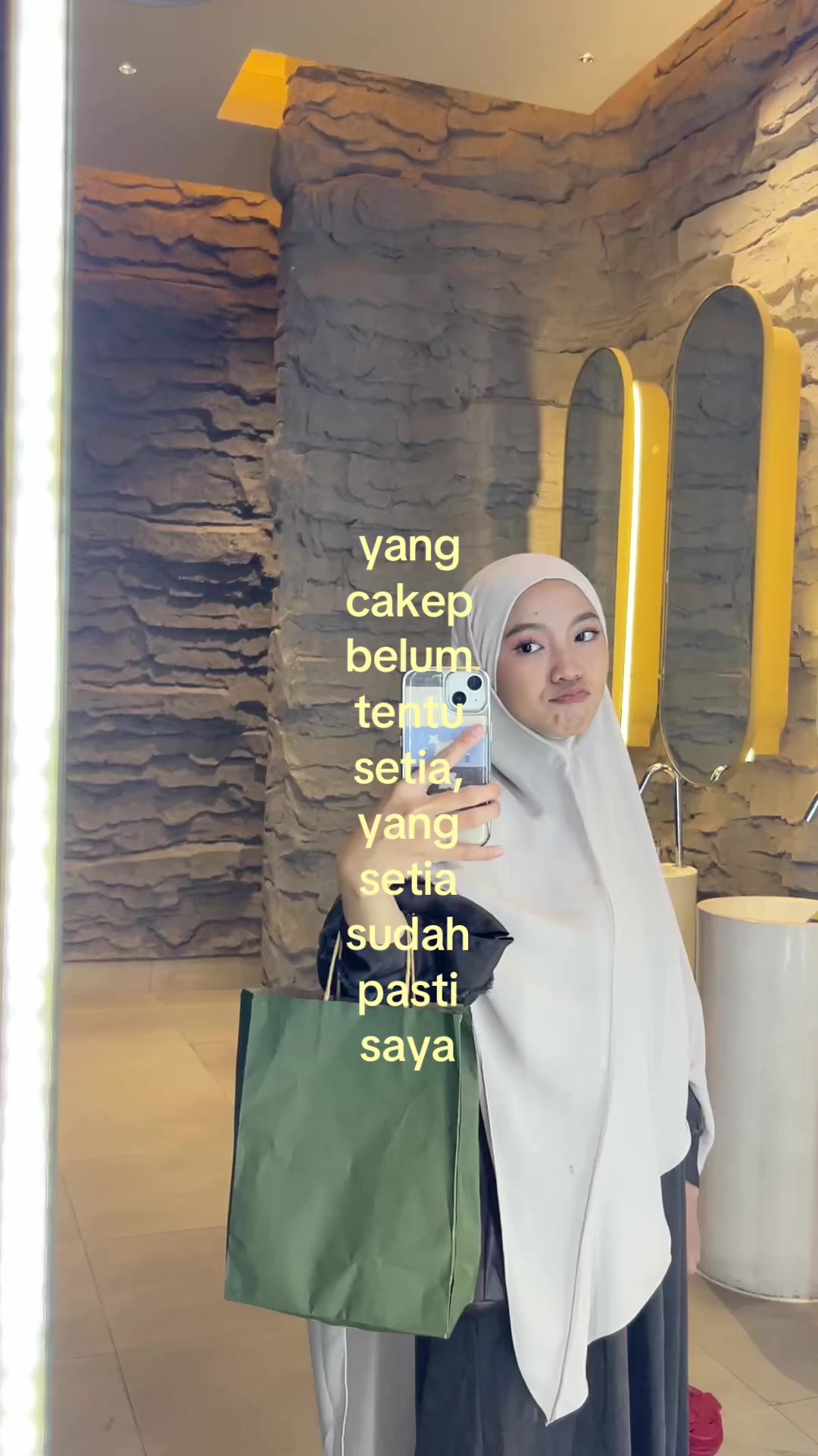 @𝐚𝐧𝐚𝐧𝐝𝐚 𝐧𝐮𝐫𝐮𝐥