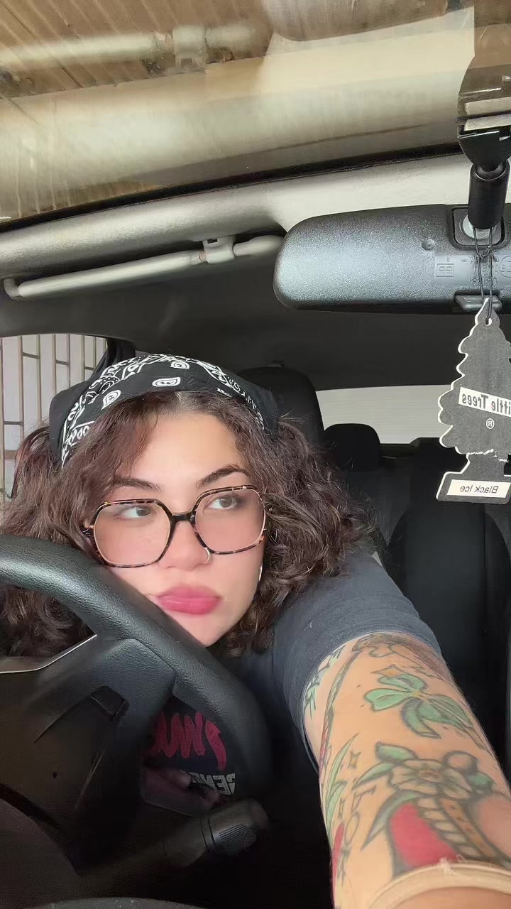 @laura