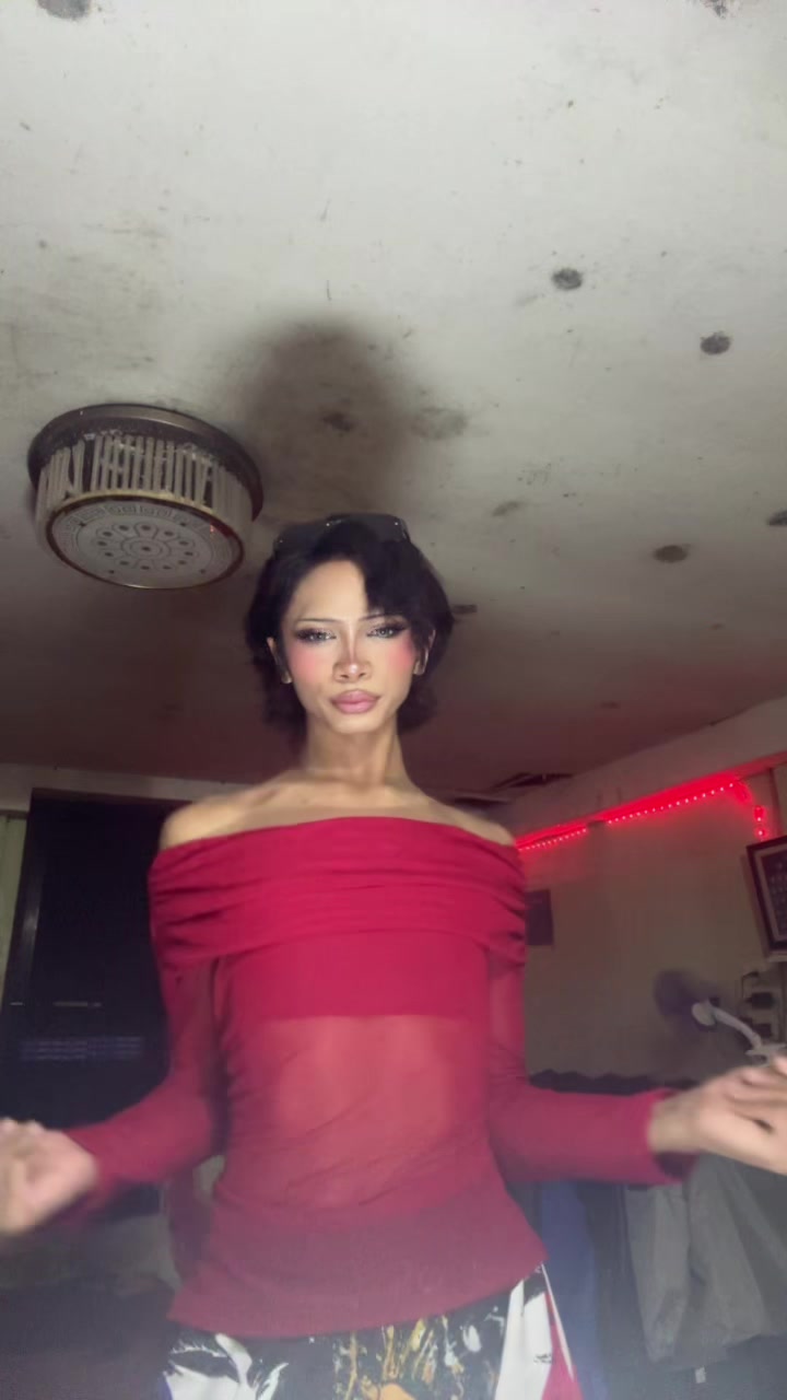 @ur.gurl_zxn