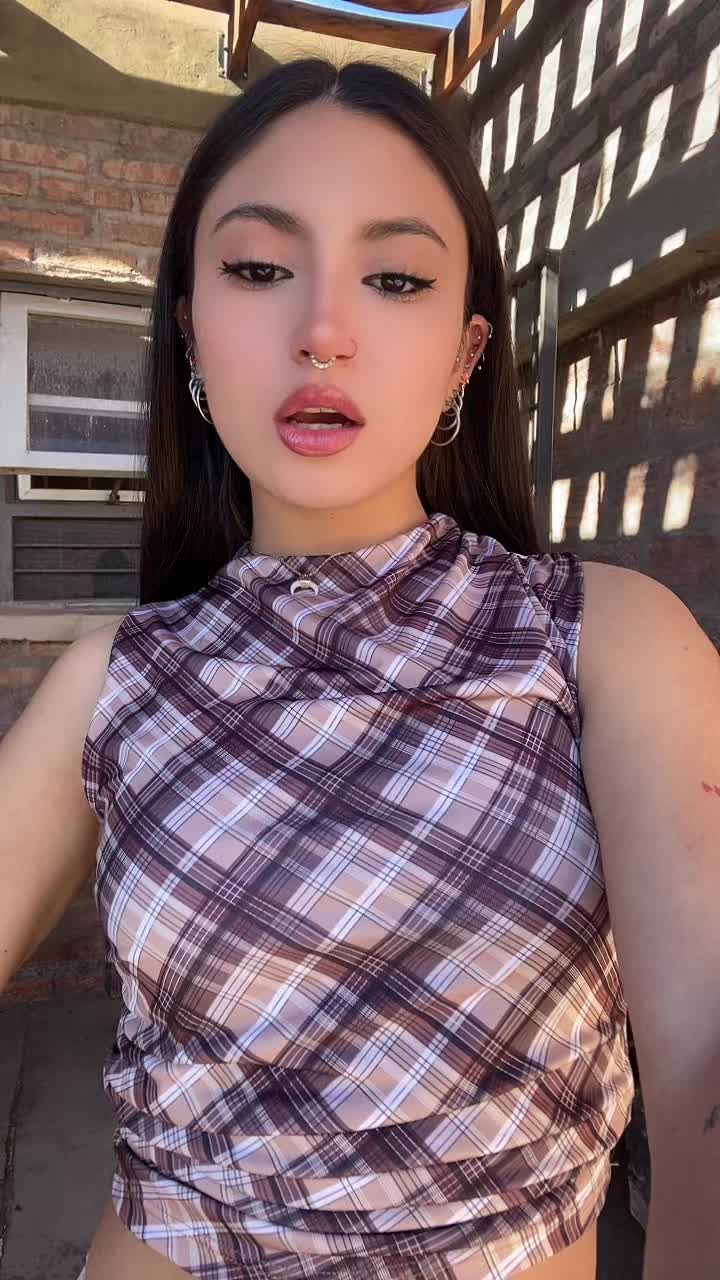 @anacortz_
