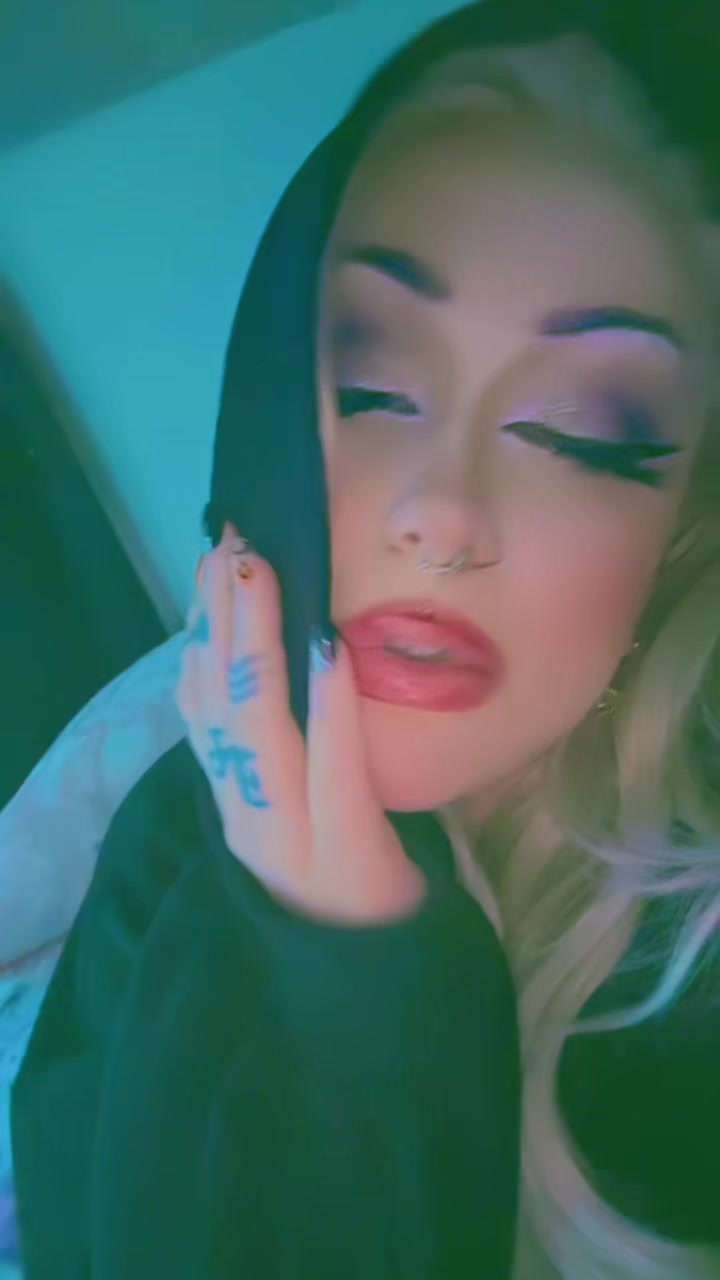 @🐰FloppsytheFelon🐰