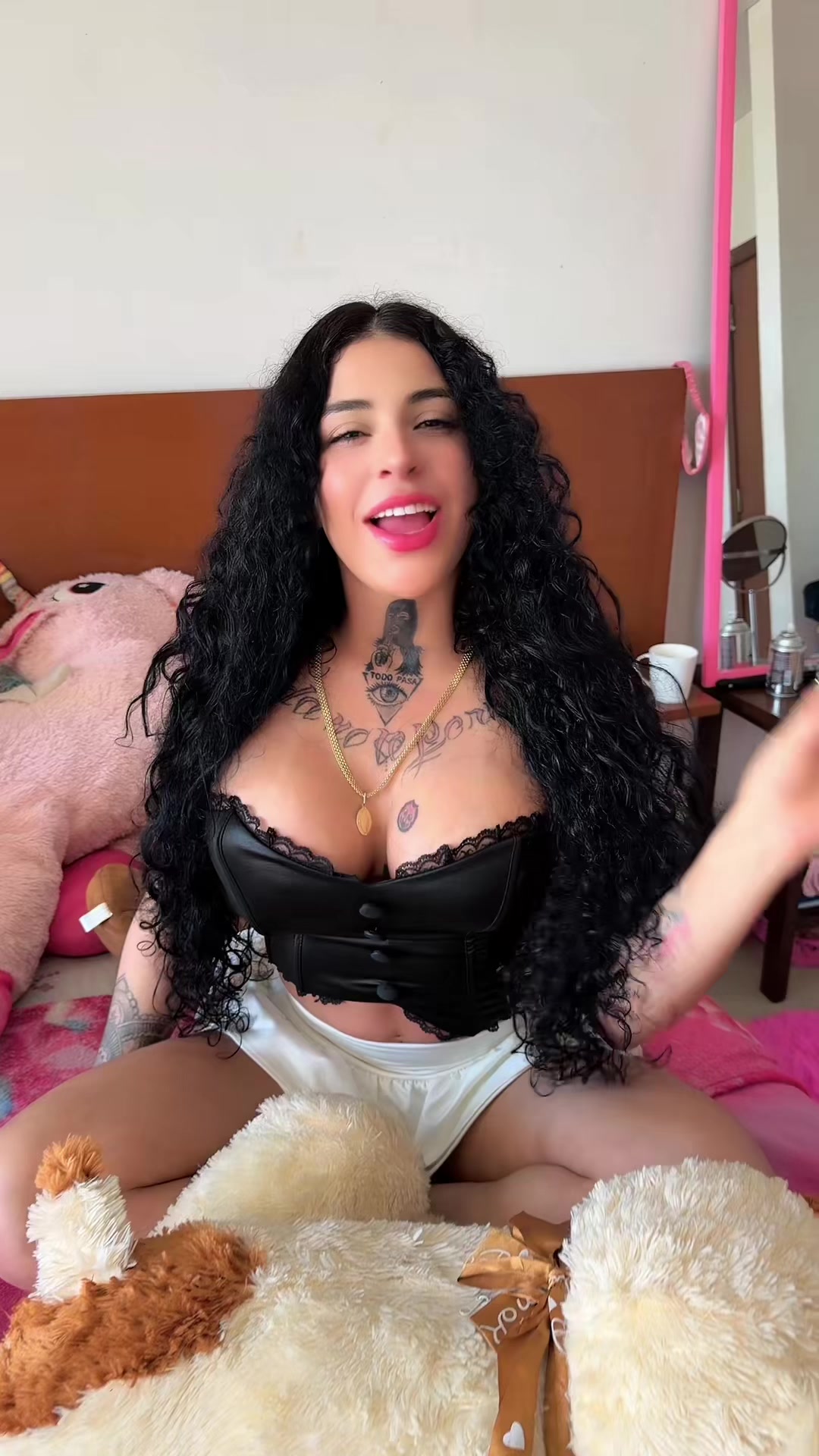 @triniLabombaLatina