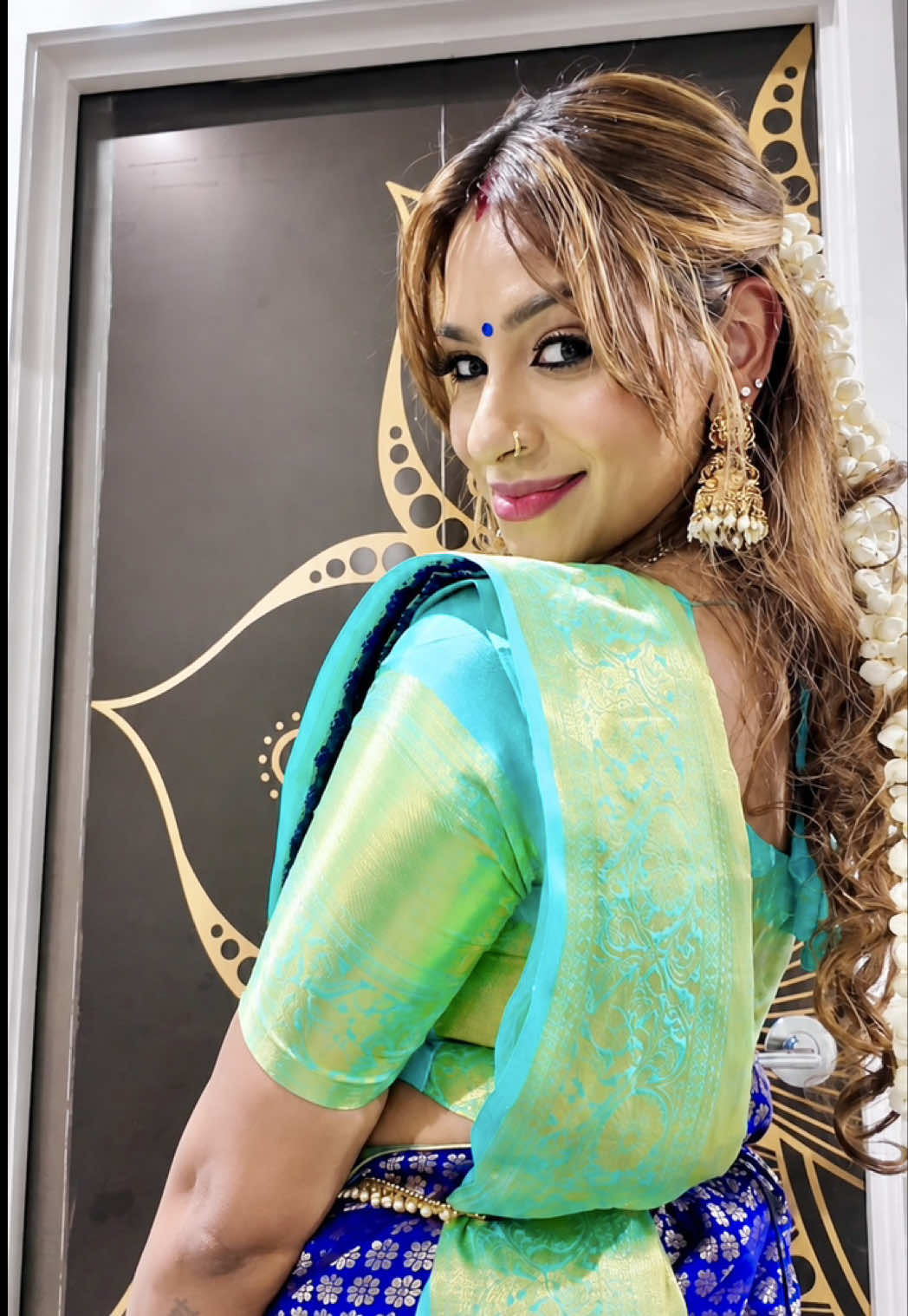 @tamilponnuvibes