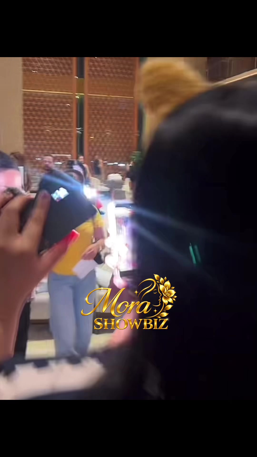 @MORA SHOWBIZ