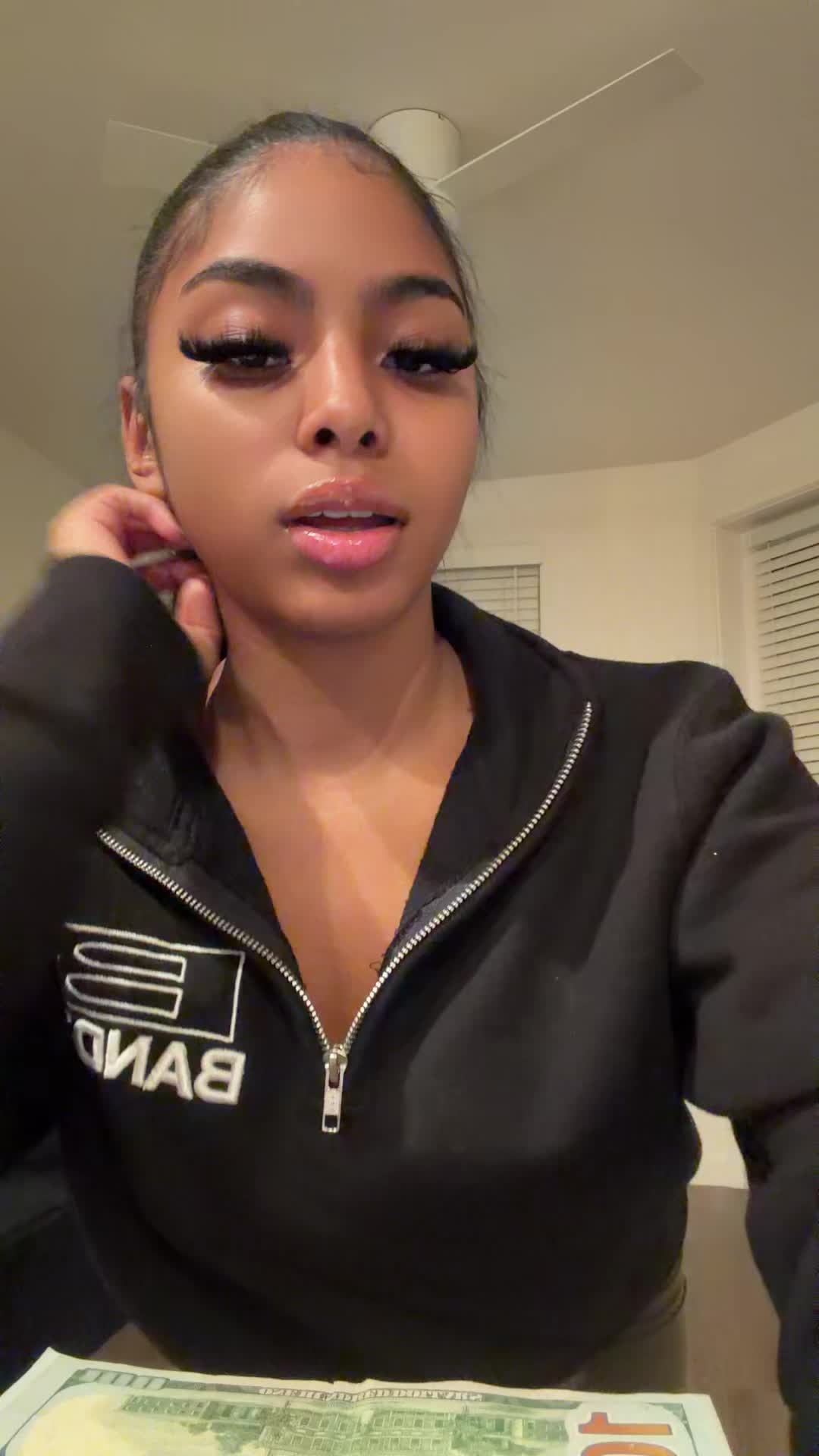 @leilamiraclee