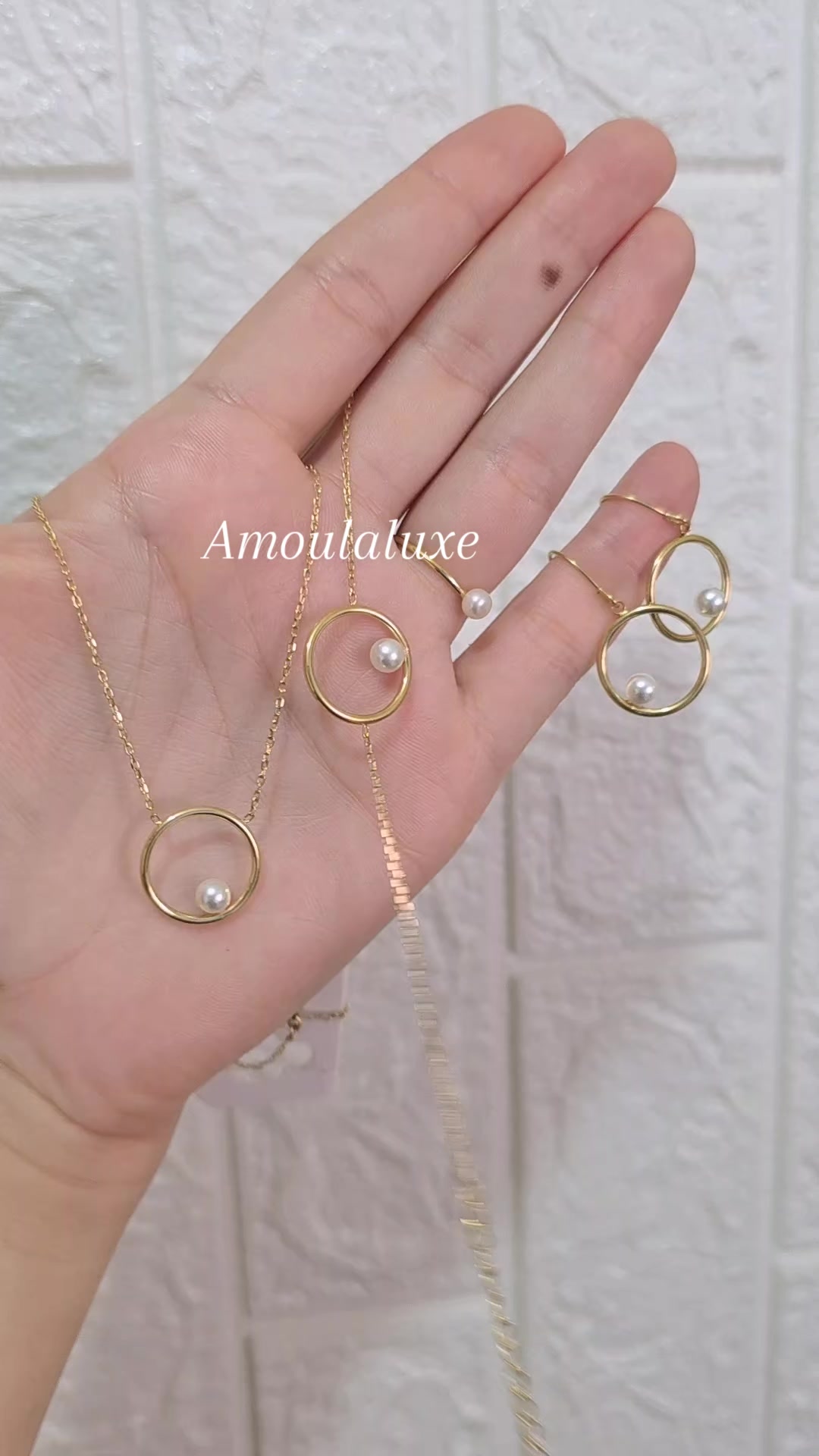 @Amoulaluxe