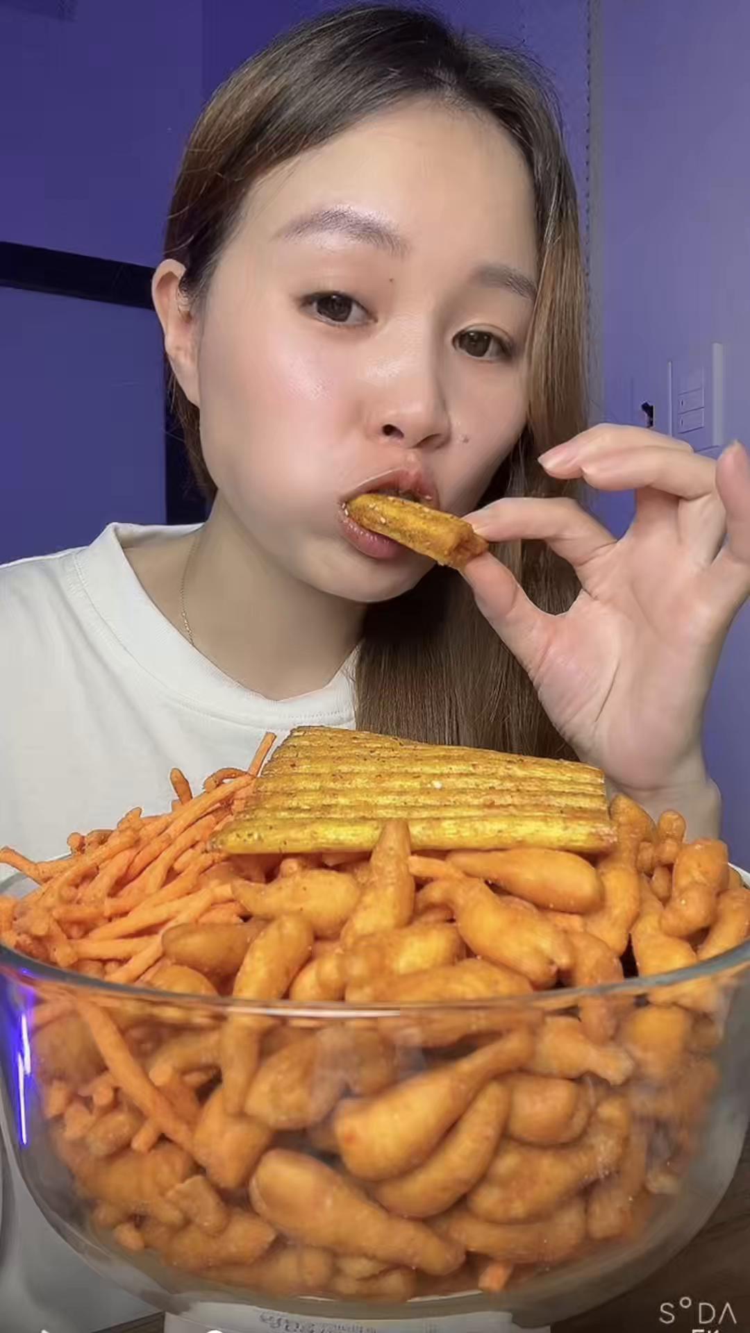@Th&iacute;ch ăn vặt về đ&ecirc;m 🍱