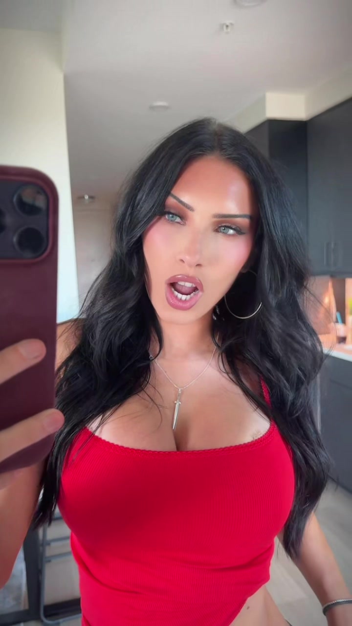 @Elle B